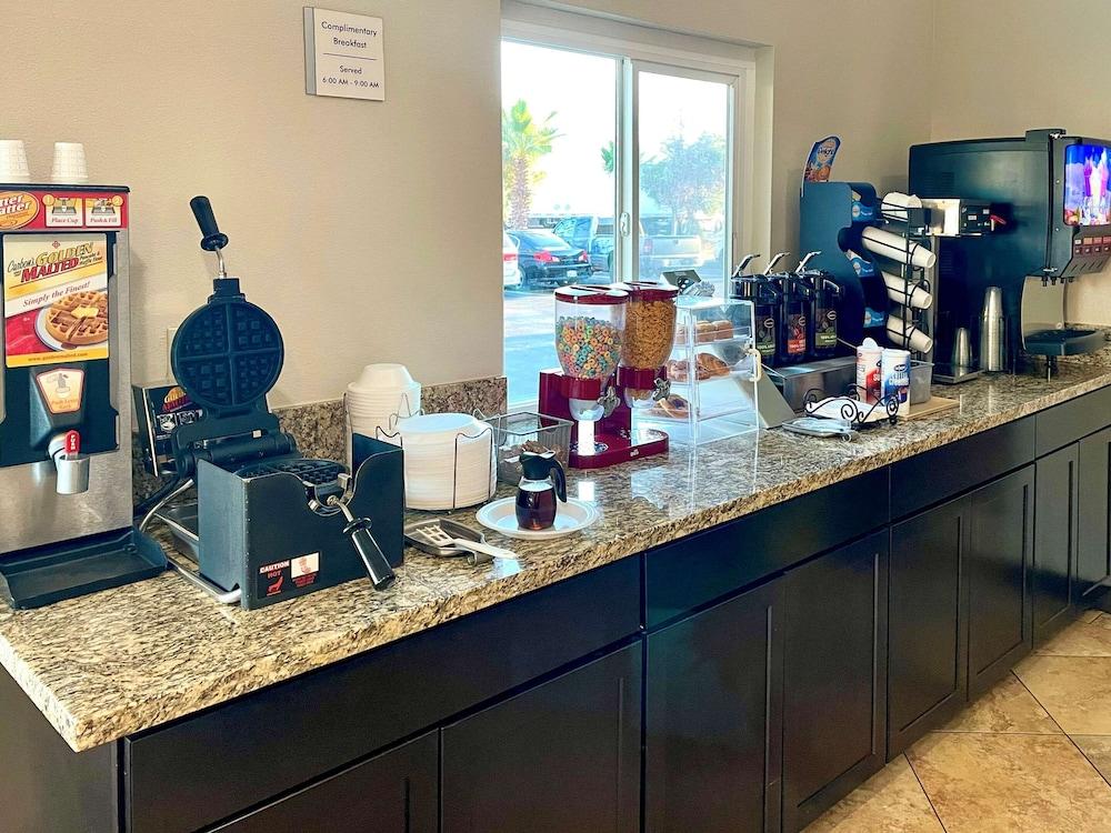 Econo Lodge Inn & Suites Corning Dış mekan fotoğraf